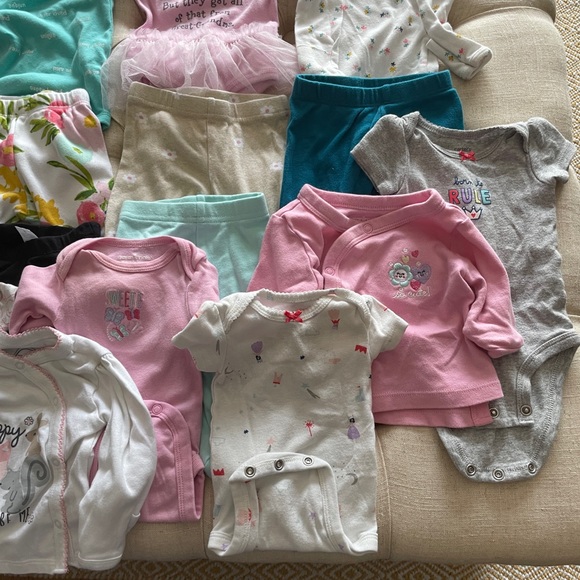 Baby Girl Clothing Lot of 44 two-piece sets, Sleeeper and Onesies Size 3 months. - Picture 8 of 9